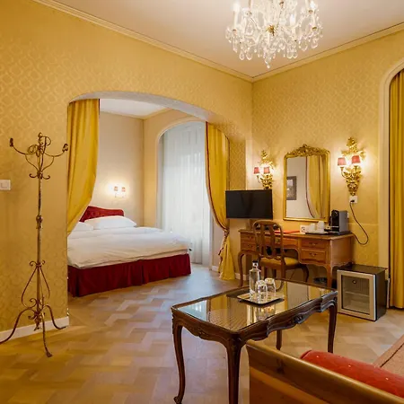 فندق Europe 4*